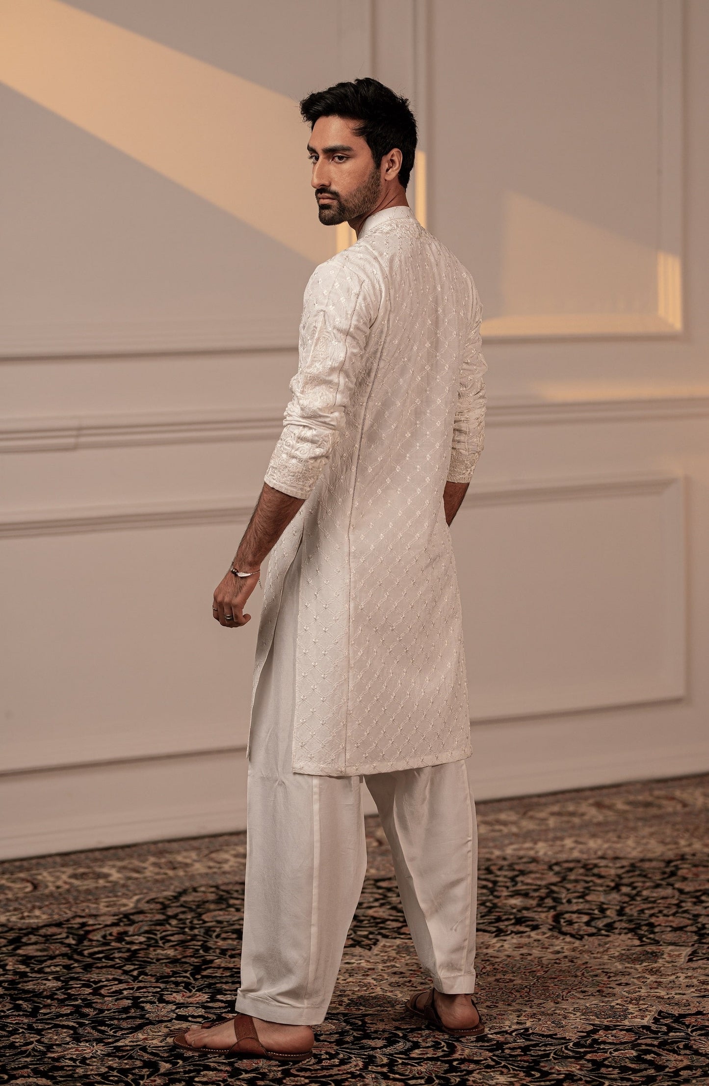 Buy traditional Pakistani kurta for men online