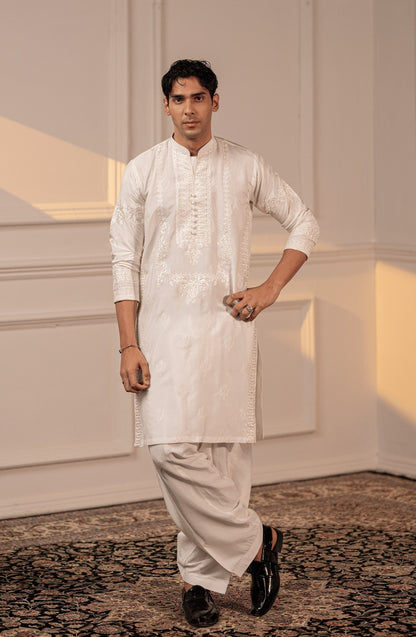 Buy traditional Pakistani kurta for men online