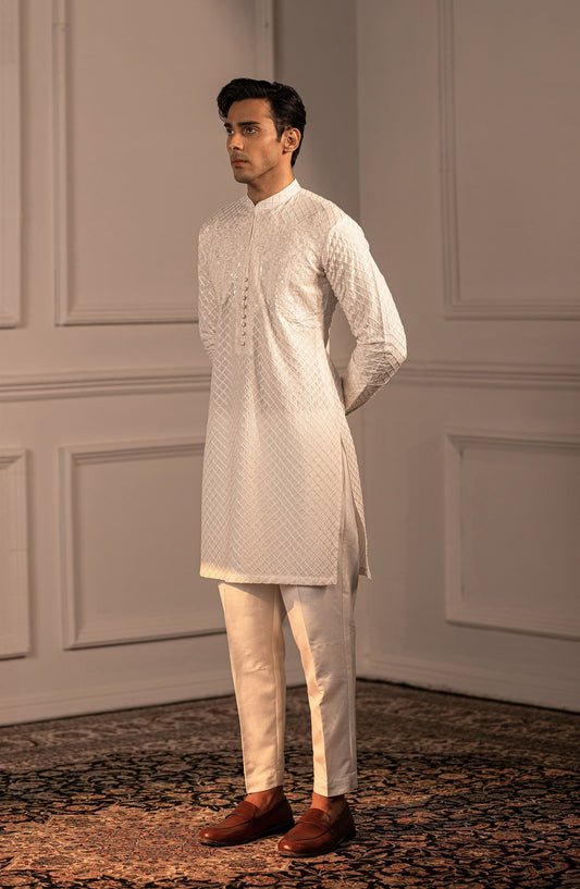 Men’s Pakistani kurtas in premium fabrics