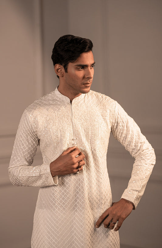 Men’s Pakistani kurtas in premium fabrics