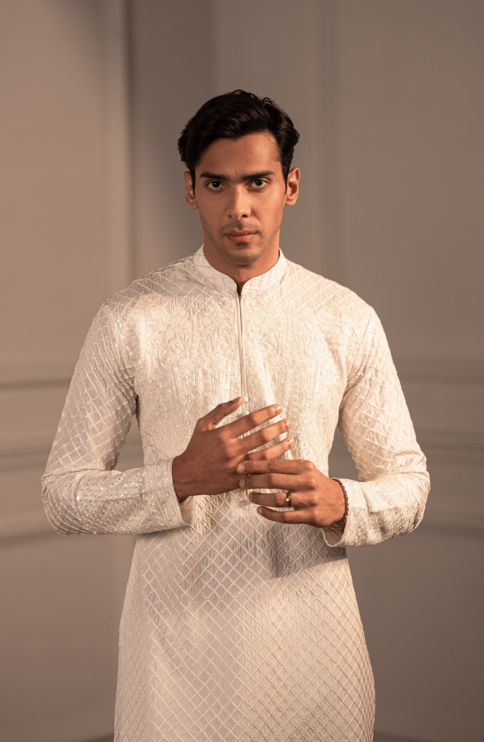 Modern Pakistani kurta styles for men’s parties